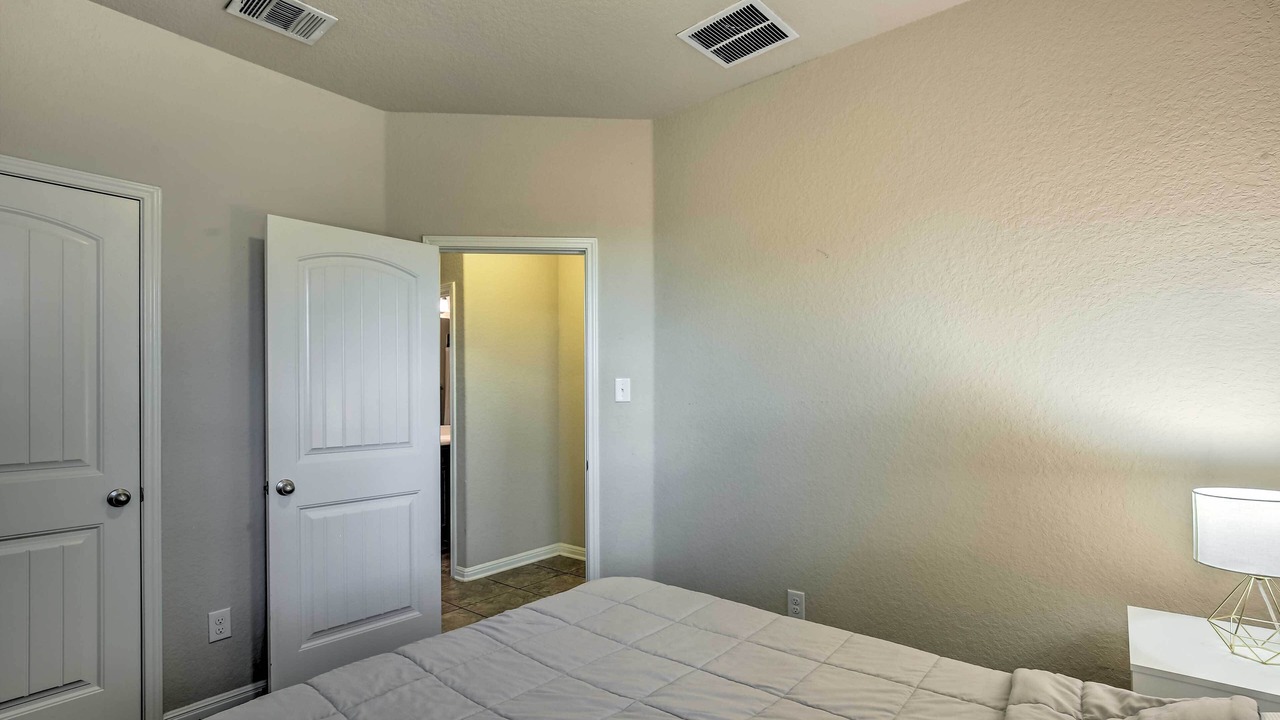 Photo of Bedroom in Medina Valley