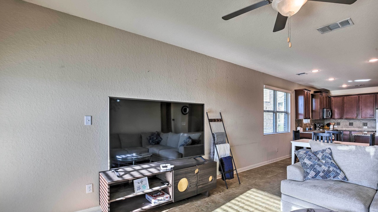 Photo of Livingroom in Medina Valley