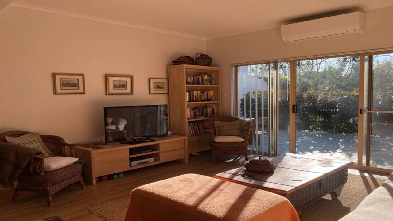 Photo of Livingroom in Surf Beach