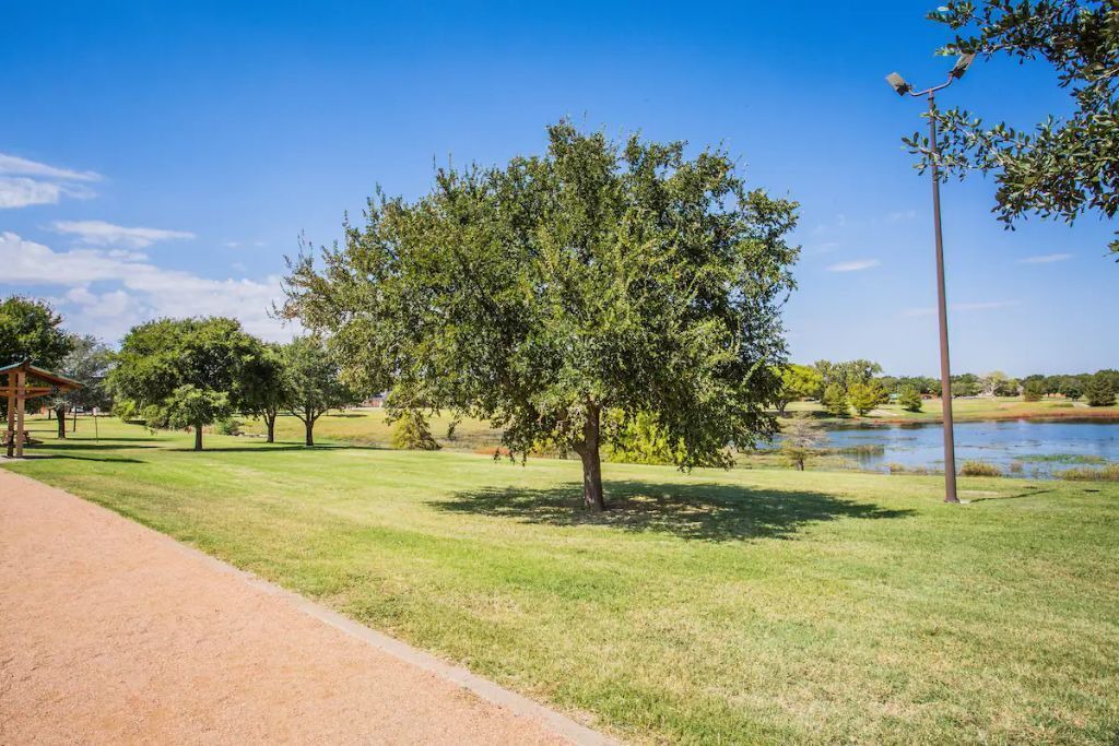 Photo of Outdoor in Raintree