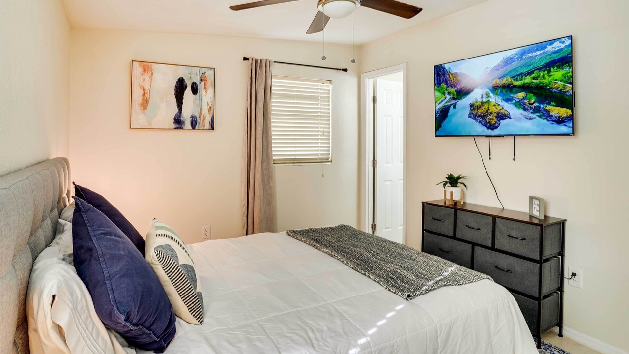 Photo of Bedroom in Lake Somerset