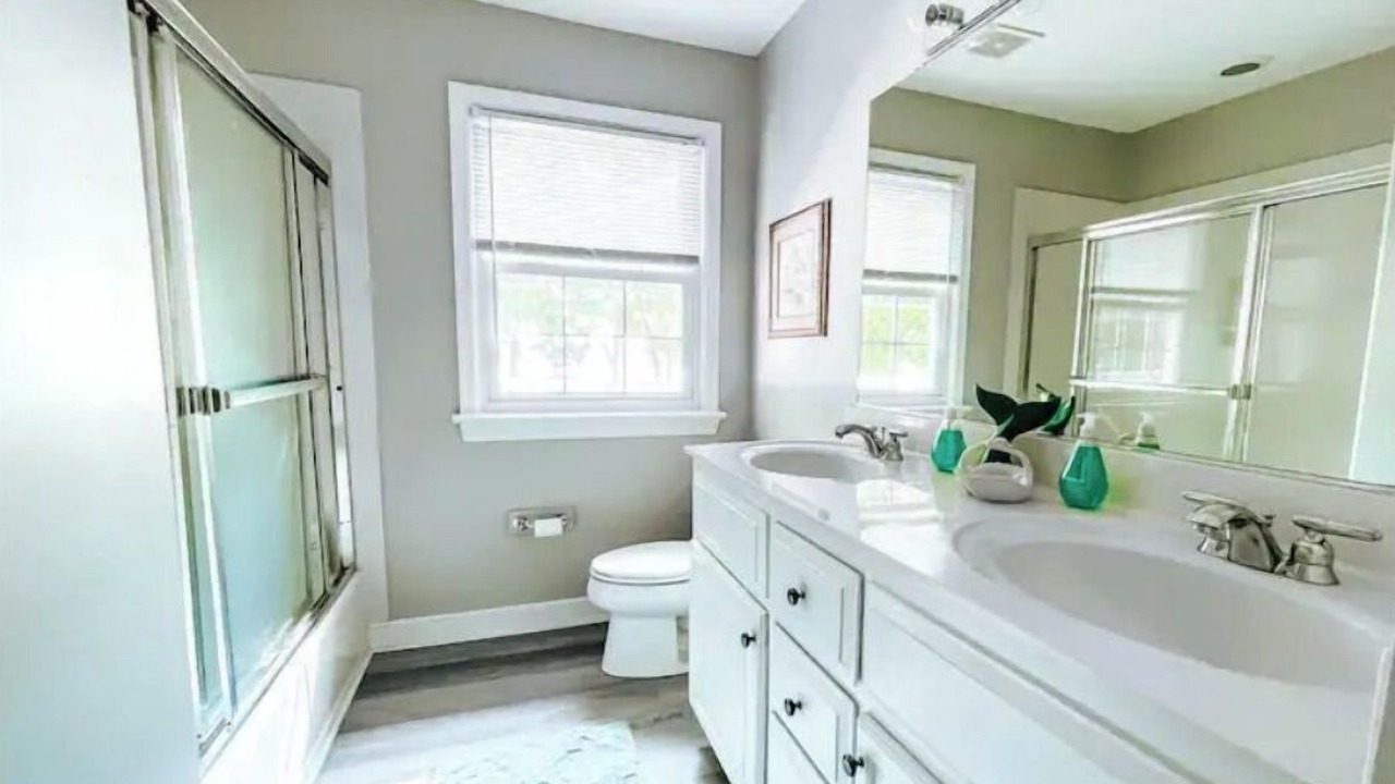 Photo of Bathroom in Woodlake