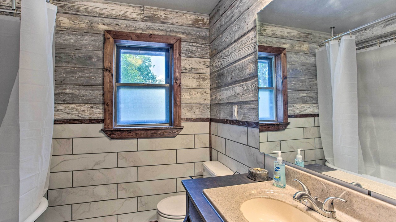 Photo of Bathroom in Atoka