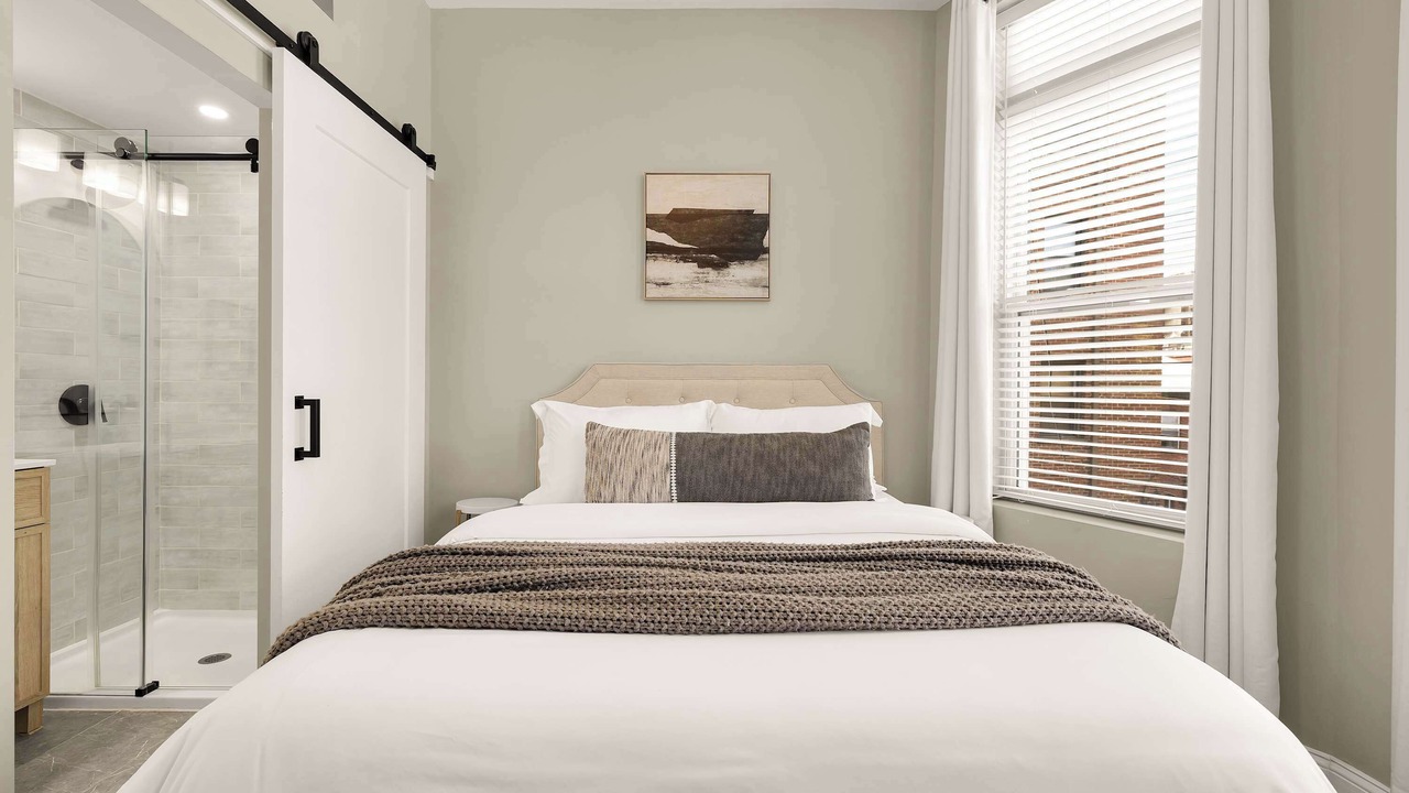 Photo of Bedroom in Columbia Heights
