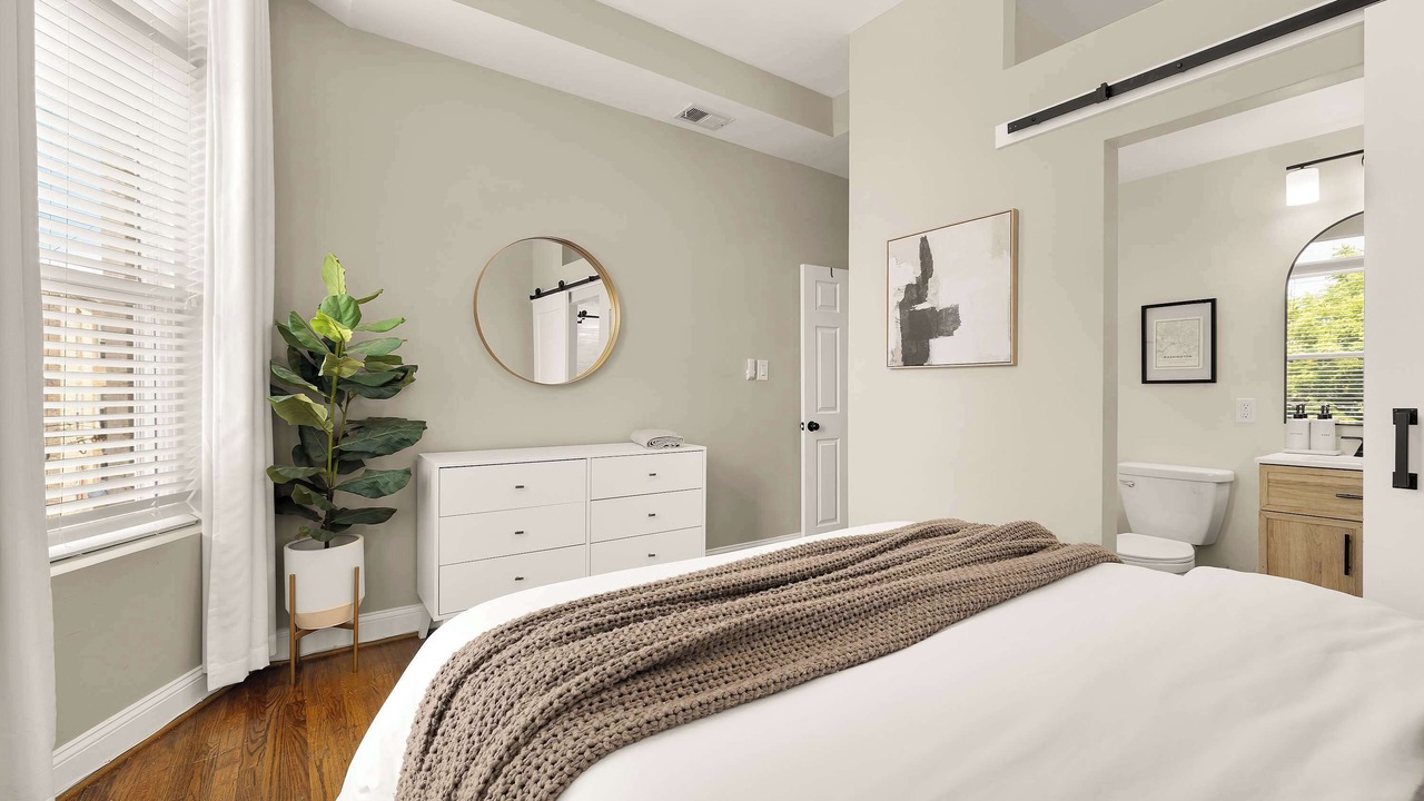 Photo of Bedroom in Columbia Heights