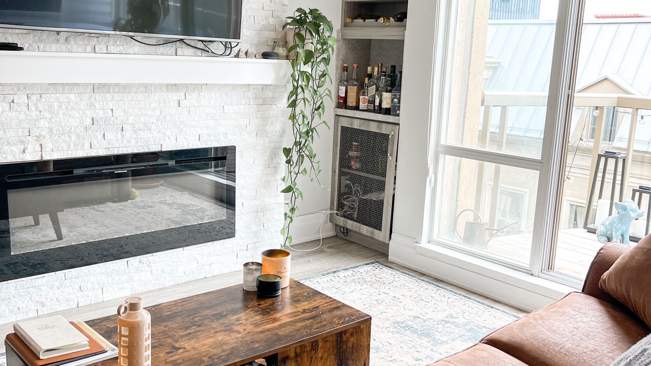 Photo of Livingroom in Church and Wellesley