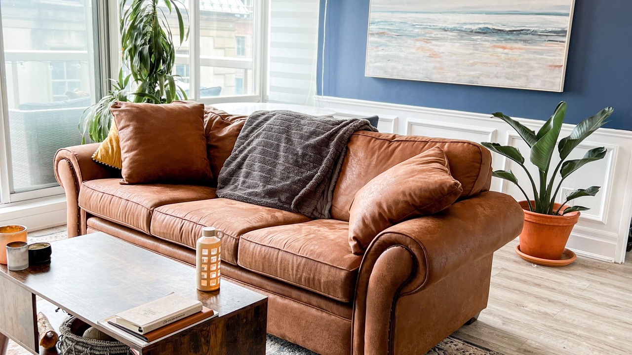 Photo of Livingroom in Church and Wellesley