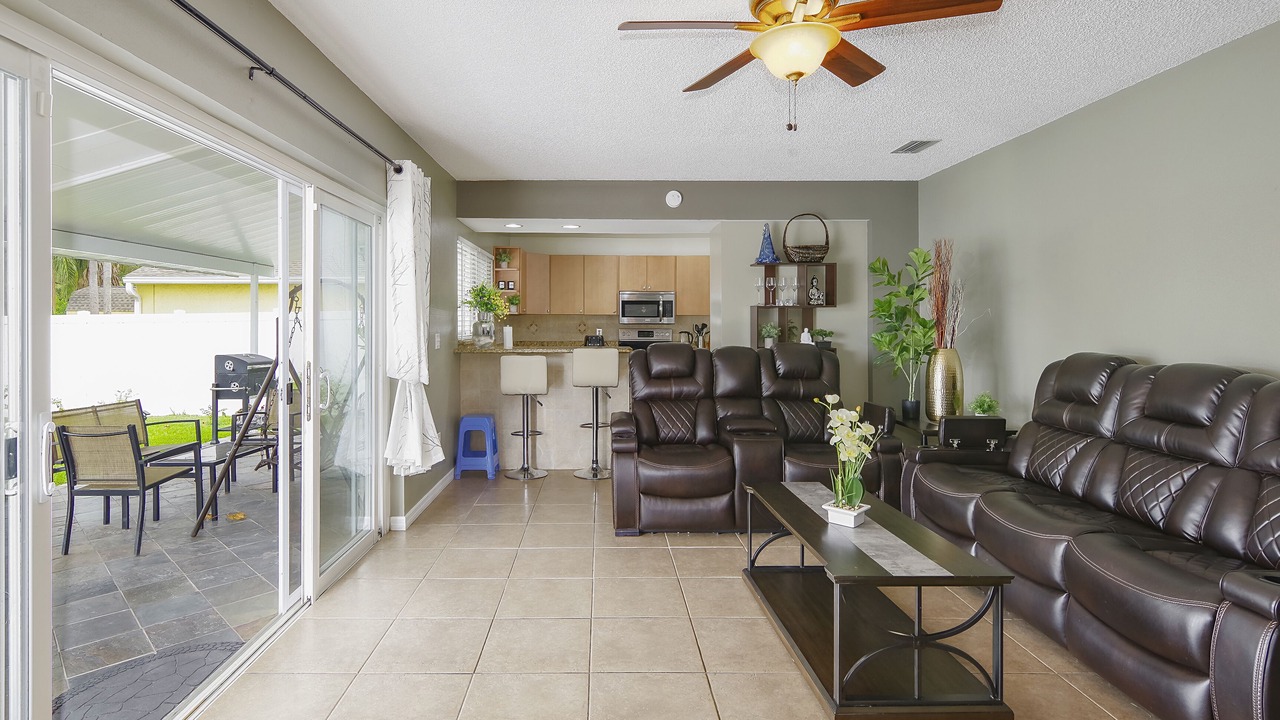 Photo of Livingroom in Egypt Lake-Leto
