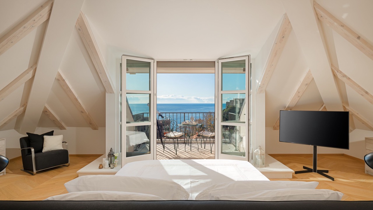 Photo of Bedroom in Pile