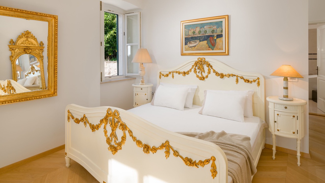 Photo of Bedroom in Pile