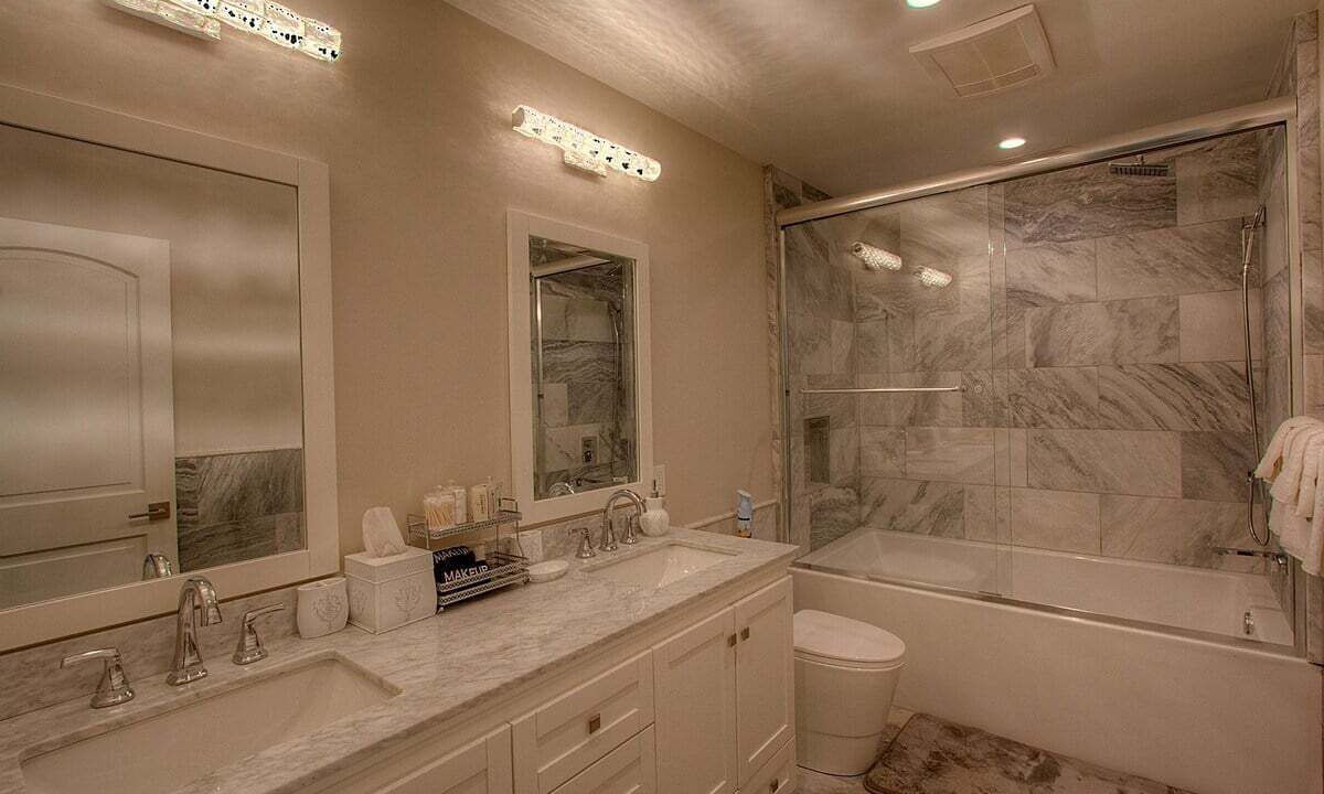 Photo of Bathroom in Stateline