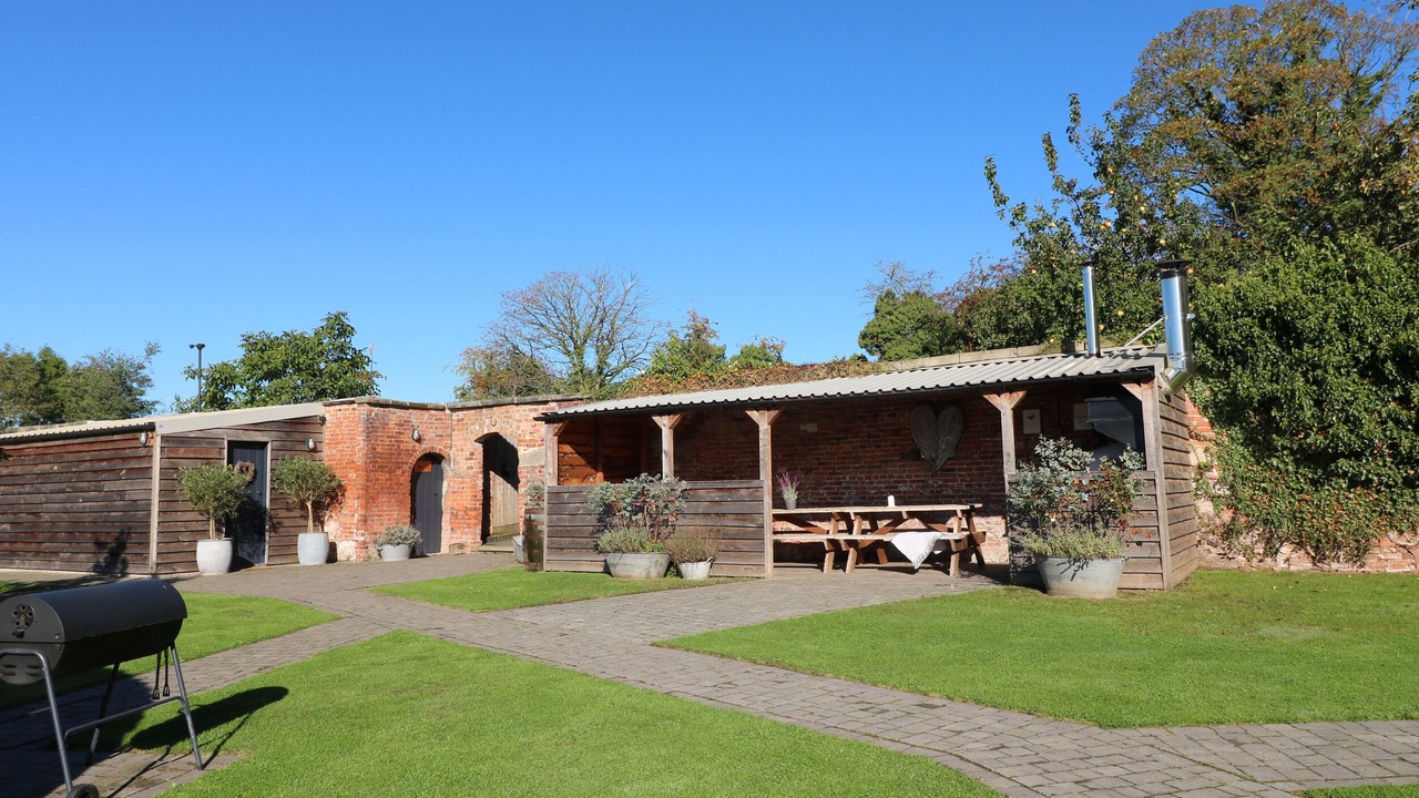 Photo of Outdoor in Denstone