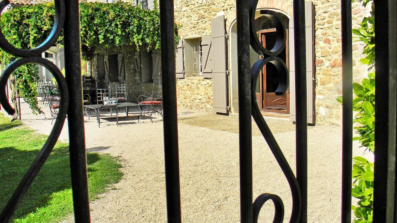 Photo of Patio Balcony in Entraigues-sur-la-Sorgue