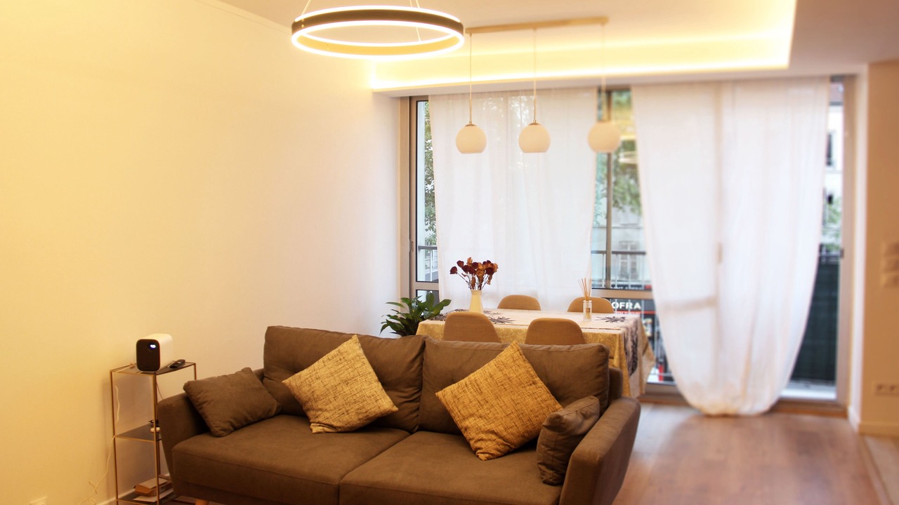 Photo of Livingroom in Republique–Point-du-Jour