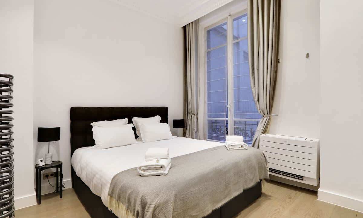 Photo of Bedroom in Chaillot