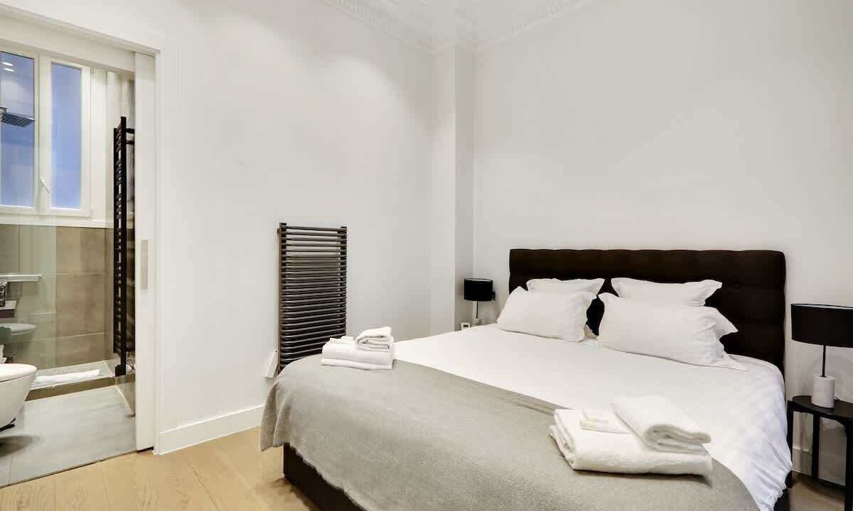 Photo of Bedroom in Chaillot