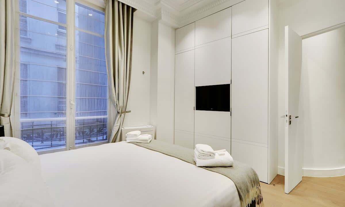 Photo of Bedroom in Chaillot