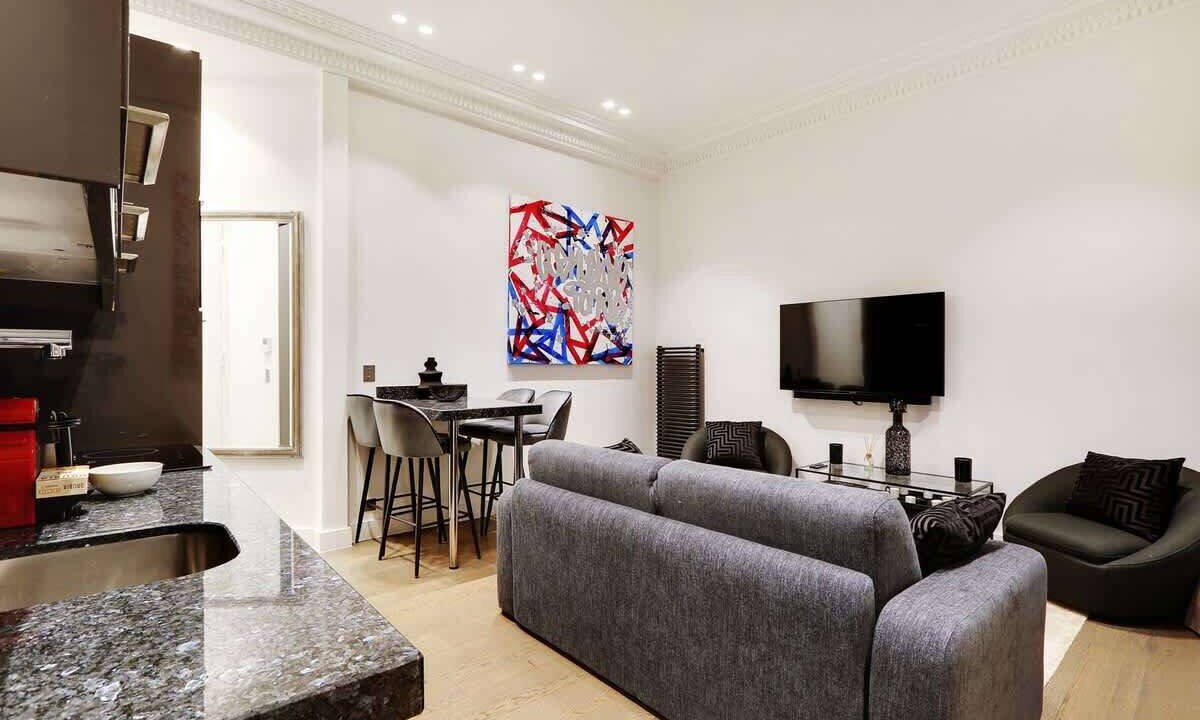 Photo of Livingroom in Chaillot