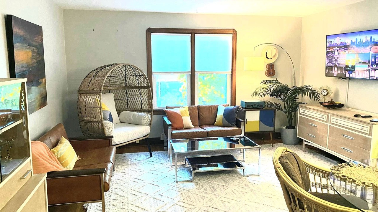 Photo of Livingroom in East Aurora