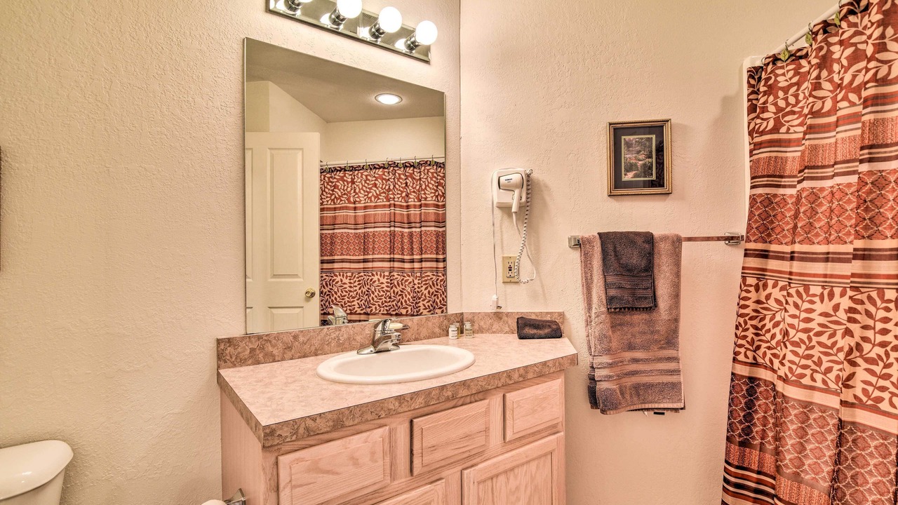 Photo of Bathroom in Pigeon