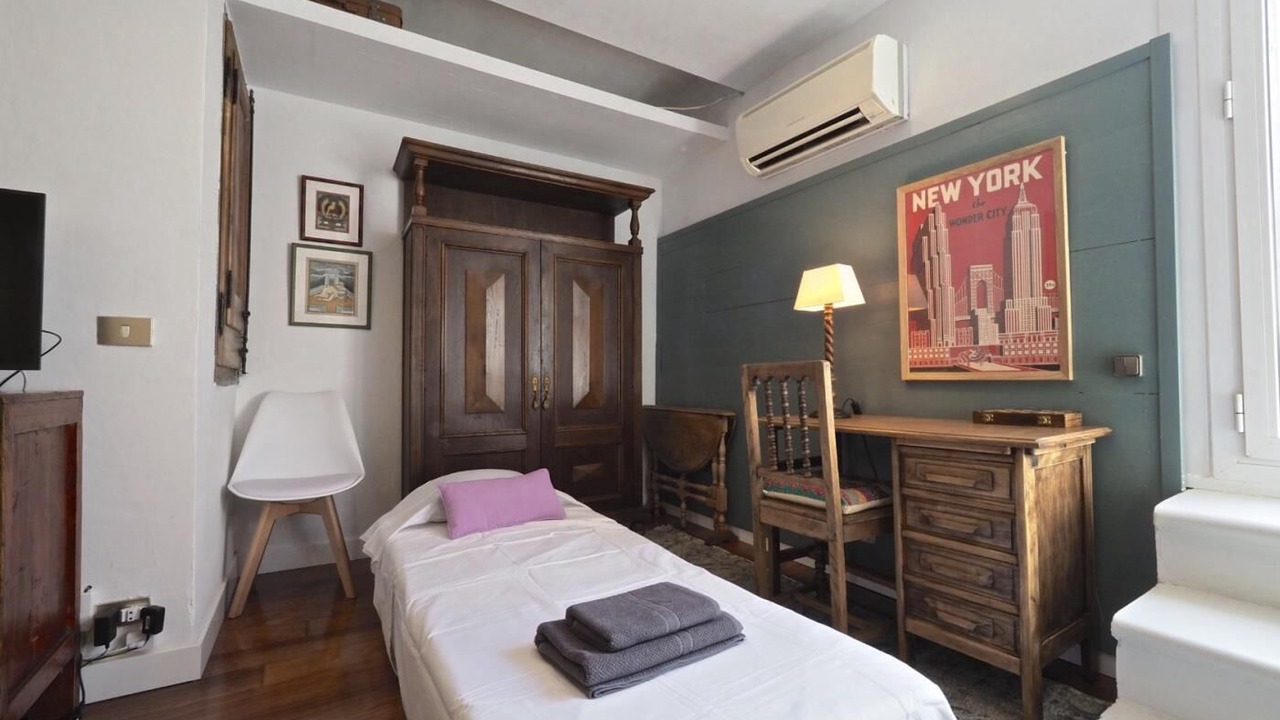 Photo of Bedroom in El Poble-sec