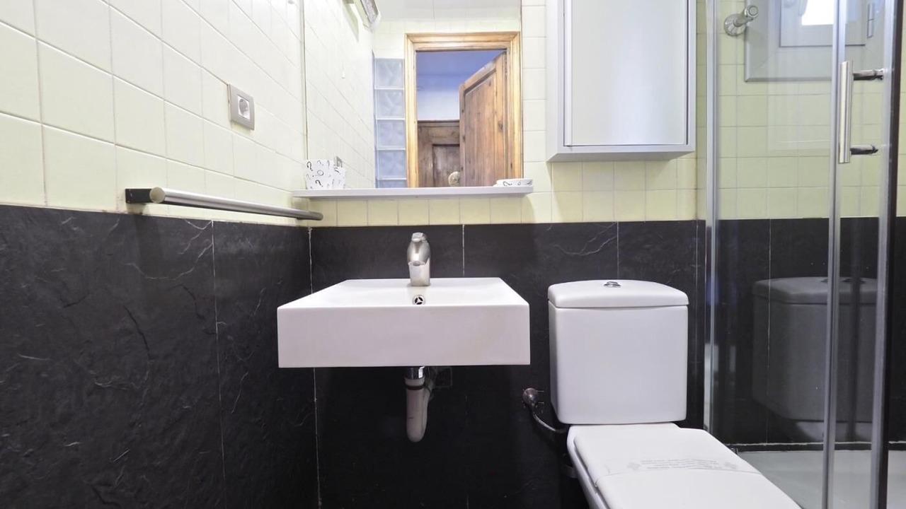 Photo of Bathroom in El Poble-sec