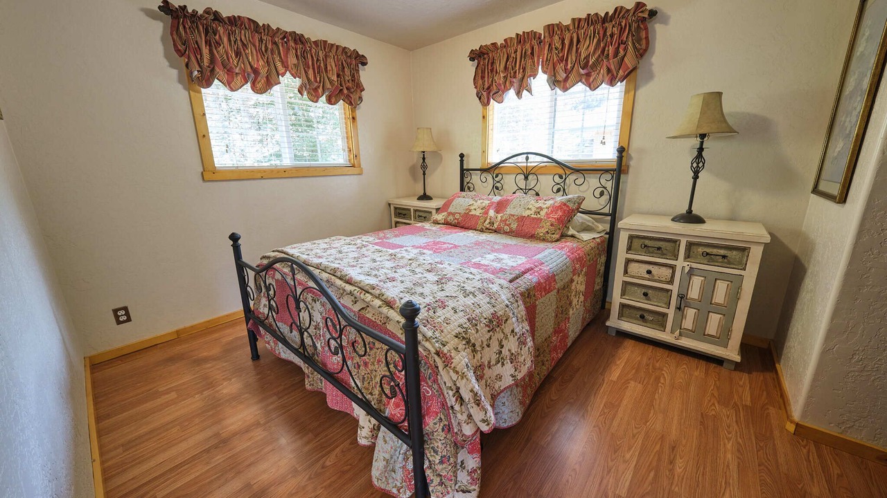 Photo of Bedroom in Somes Bar