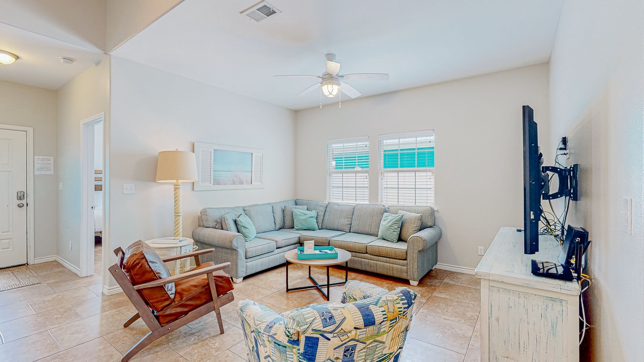 Photo of Livingroom in Safe Harbor
