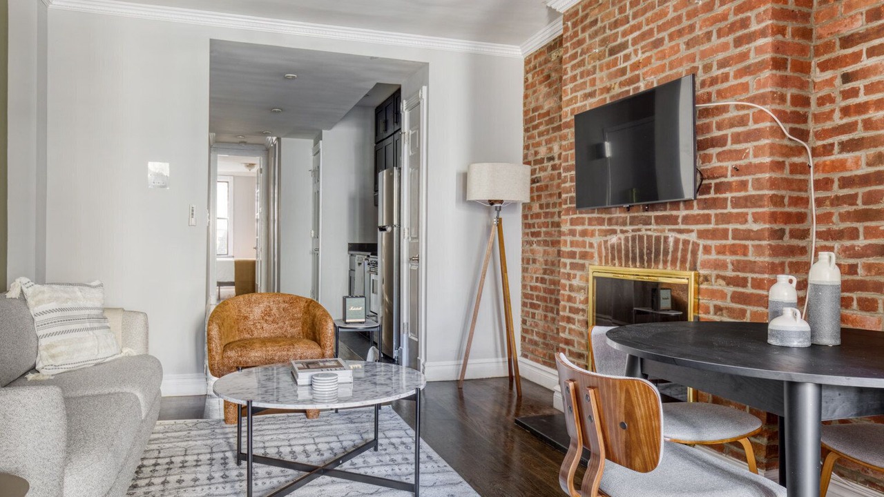 Photo of Livingroom in Ukrainian Village