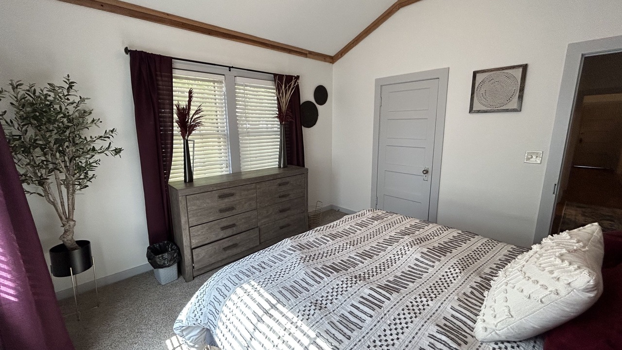 Photo of Bedroom in Shiner