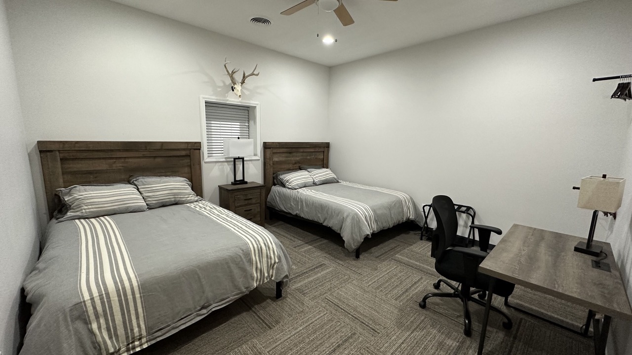 Photo of Bedroom in Ellis County