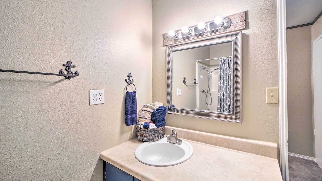 Photo of Bathroom in Mountainburg