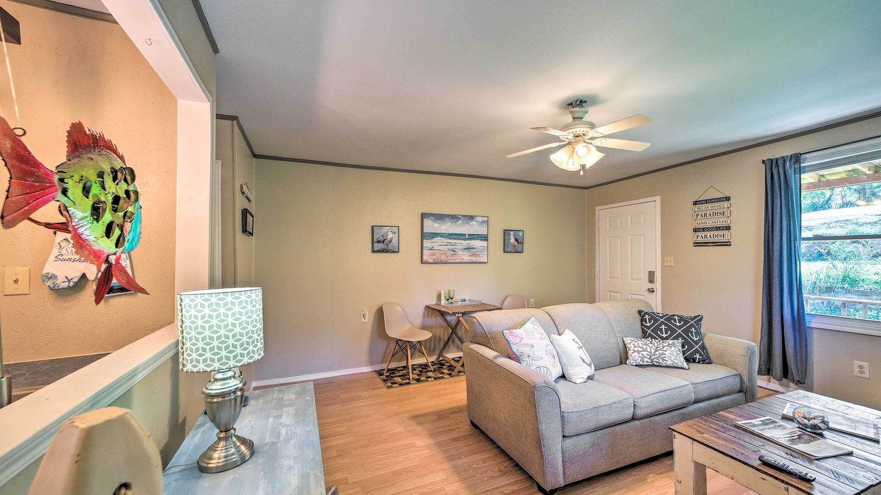 Photo of Livingroom in Mountainburg