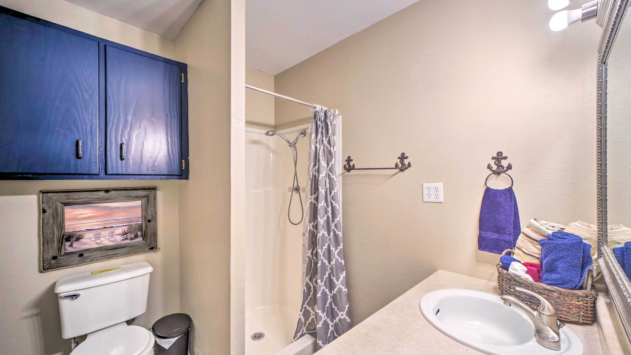 Photo of Bathroom in Mountainburg