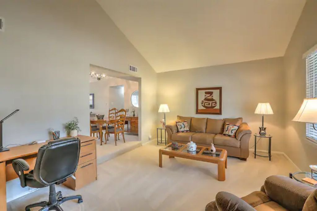 Photo of Livingroom in Northeast Heights