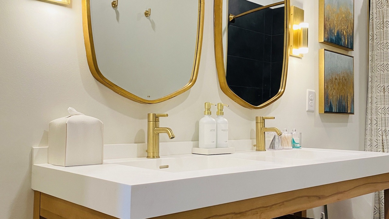 Photo of Bathroom in Academy Square