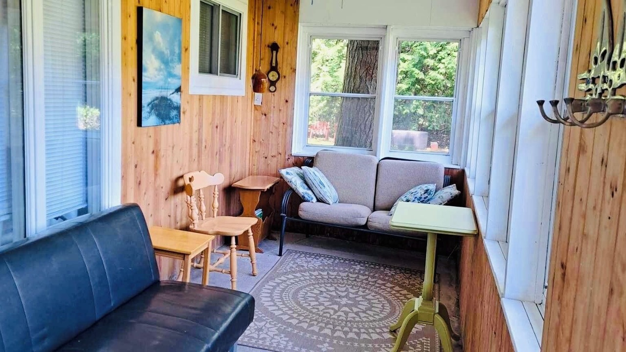 Photo of Livingroom in Lambton Shores