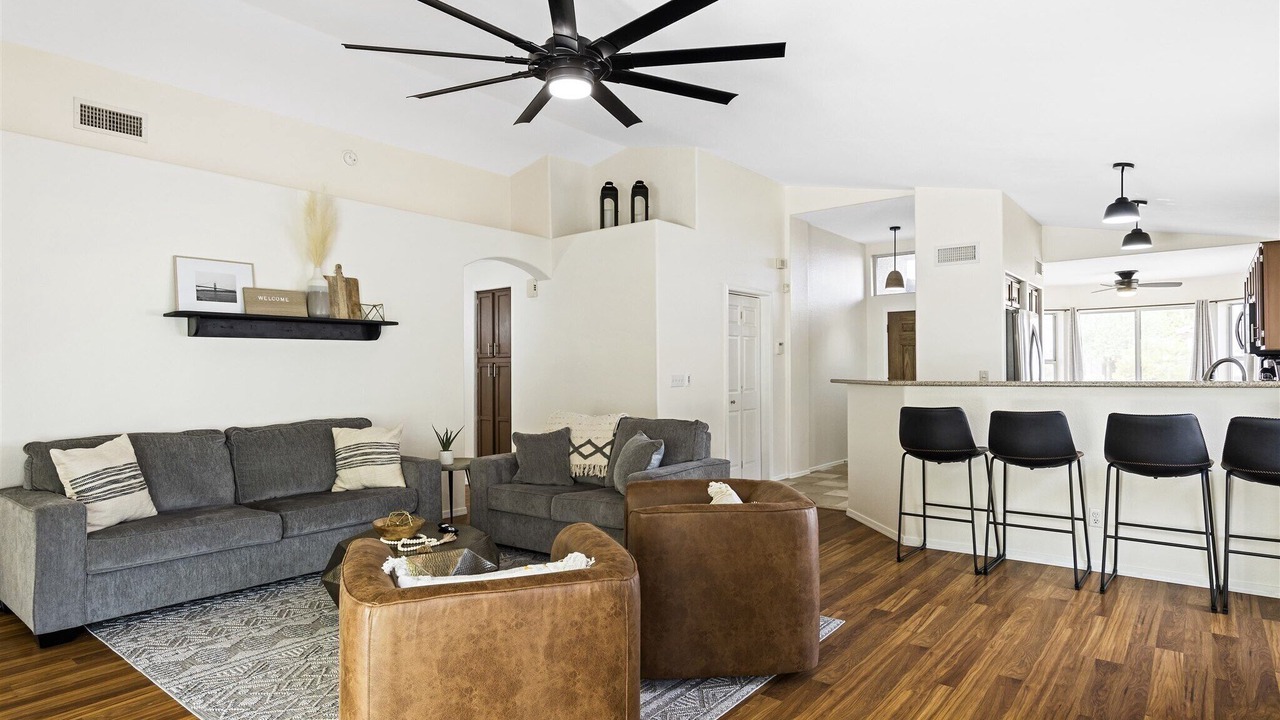 Photo of Livingroom in Provinces Master Community