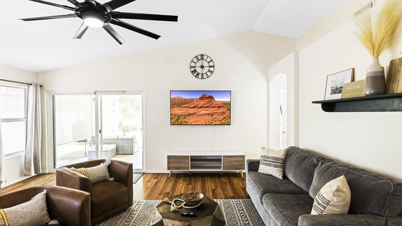 Photo of Livingroom in Provinces Master Community