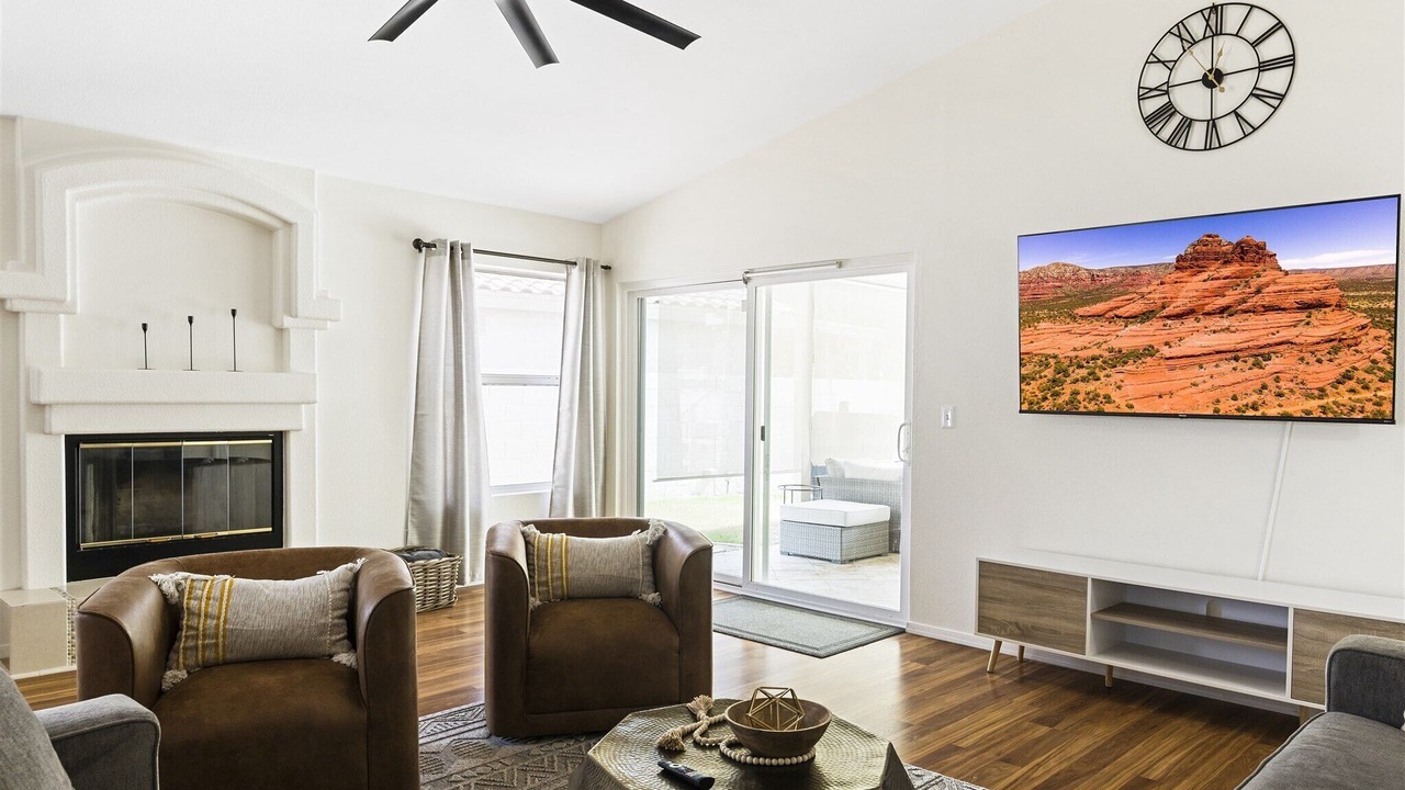 Photo of Livingroom in Provinces Master Community