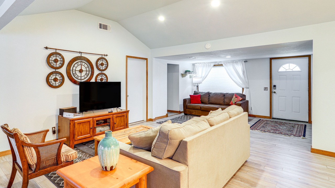 Photo of Livingroom in Lone Rock
