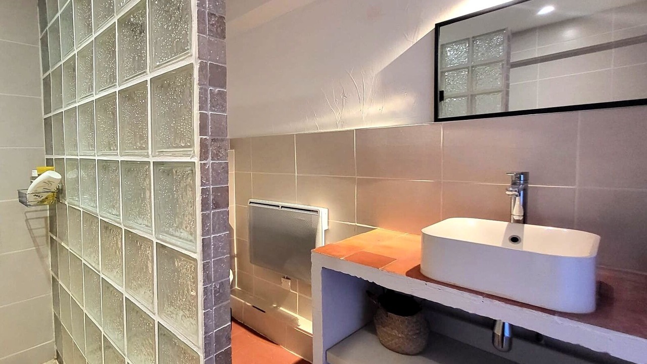 Photo of Bathroom in Malemort-du-Comtat