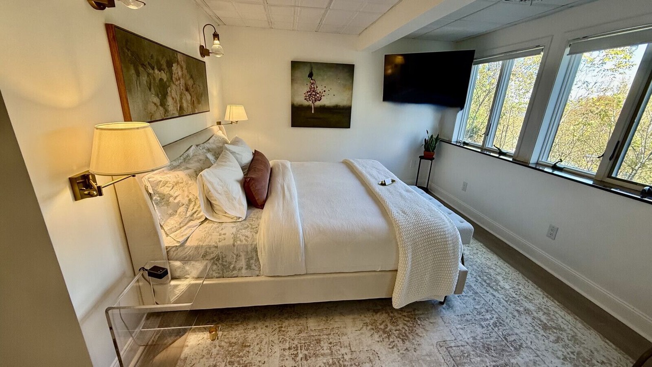 Photo of Bedroom in Westside