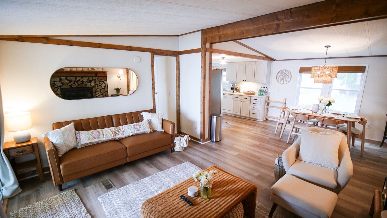 Photo of Livingroom in Eatonton