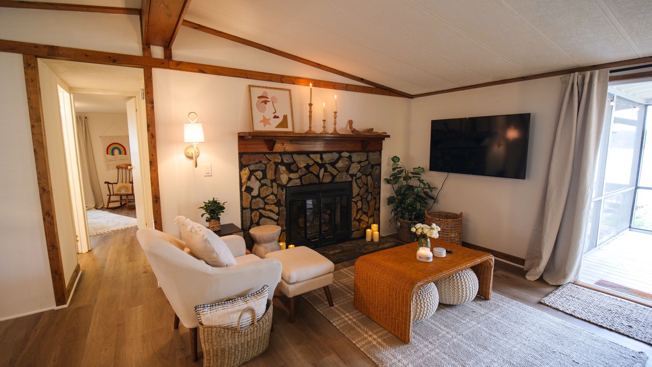 Photo of Livingroom in Eatonton