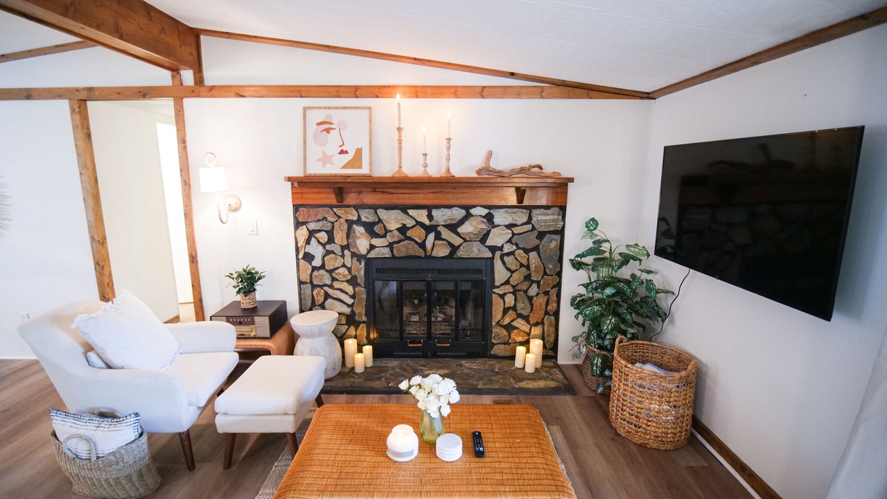 Photo of Livingroom in Eatonton