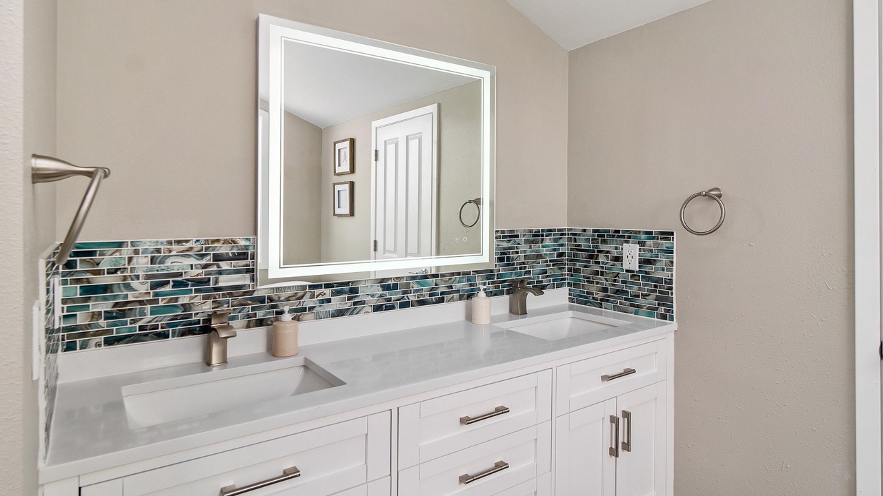 Photo of Bathroom in Longbranch