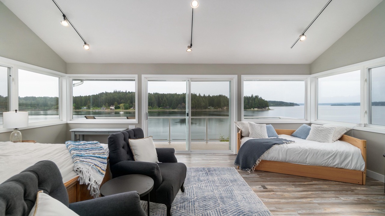 Photo of Bedroom in Longbranch