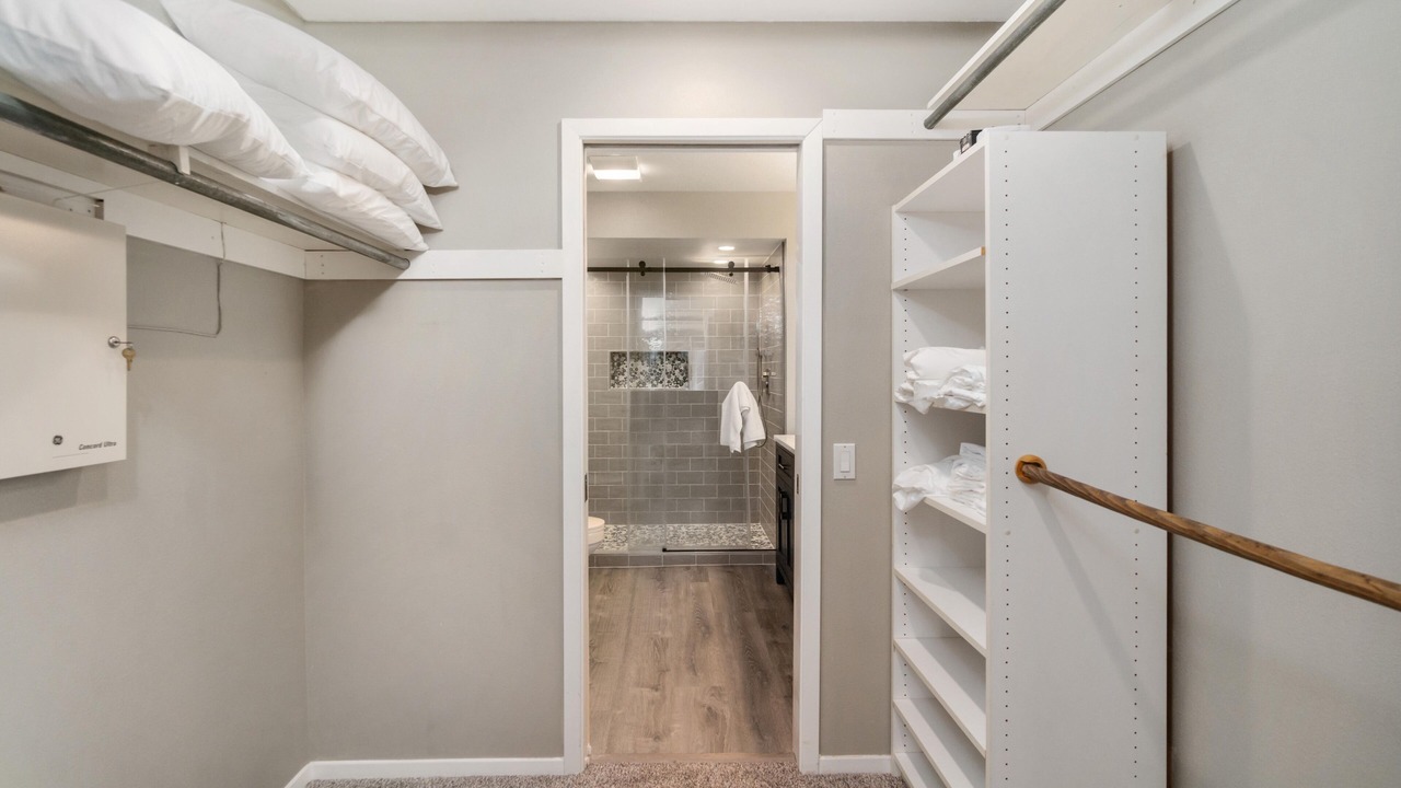 Photo of Bathroom in Longbranch