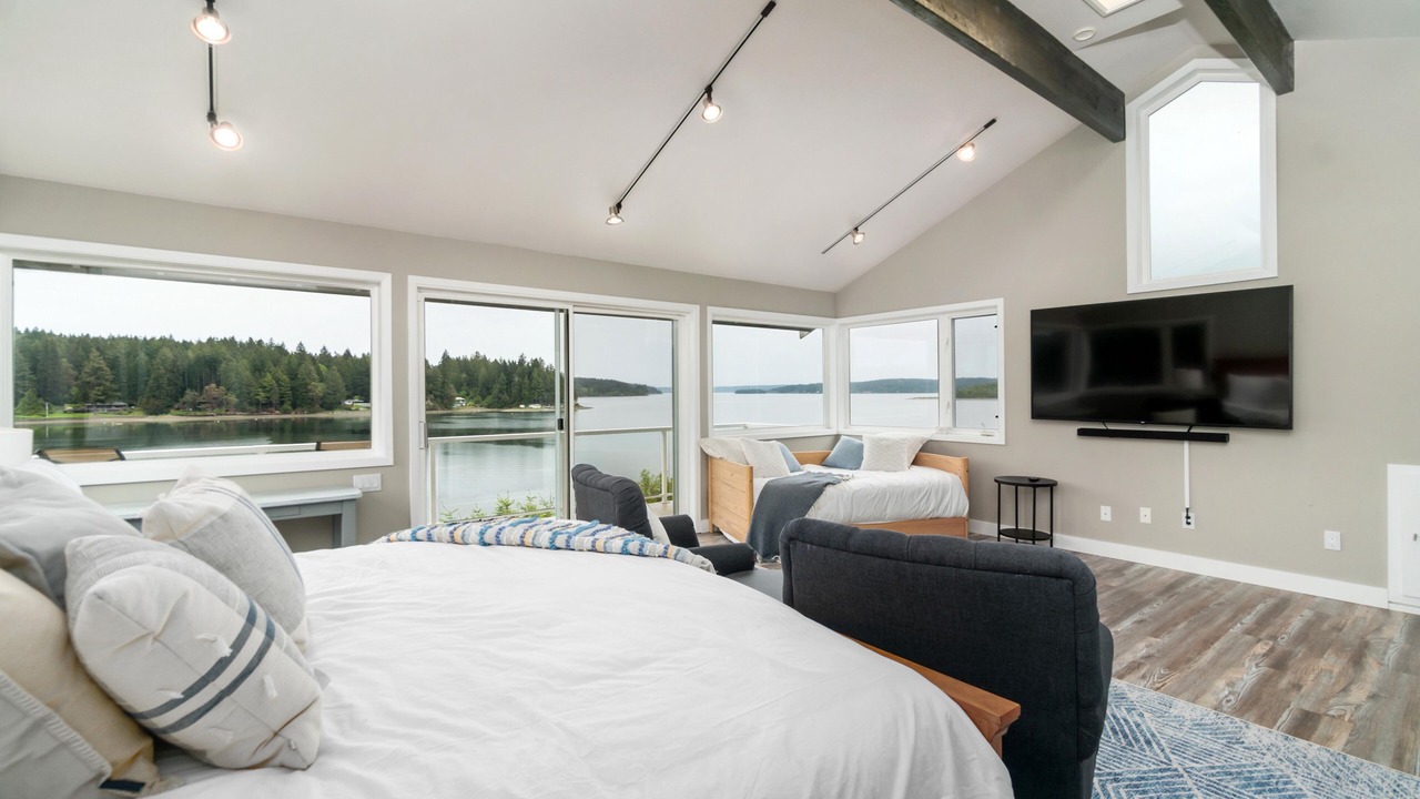 Photo of Bedroom in Longbranch